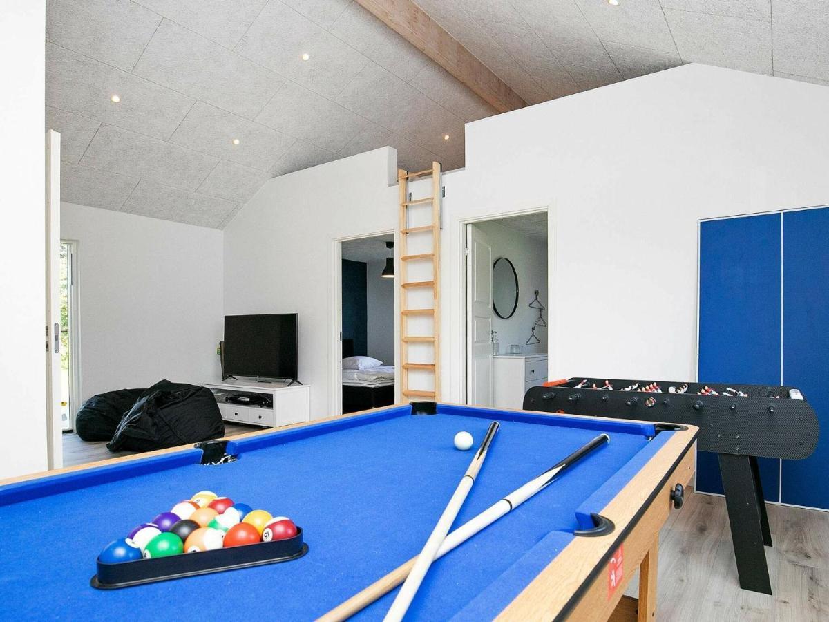 14 Person Holiday Home In V Ggerl Se Bøtø By 外观 照片