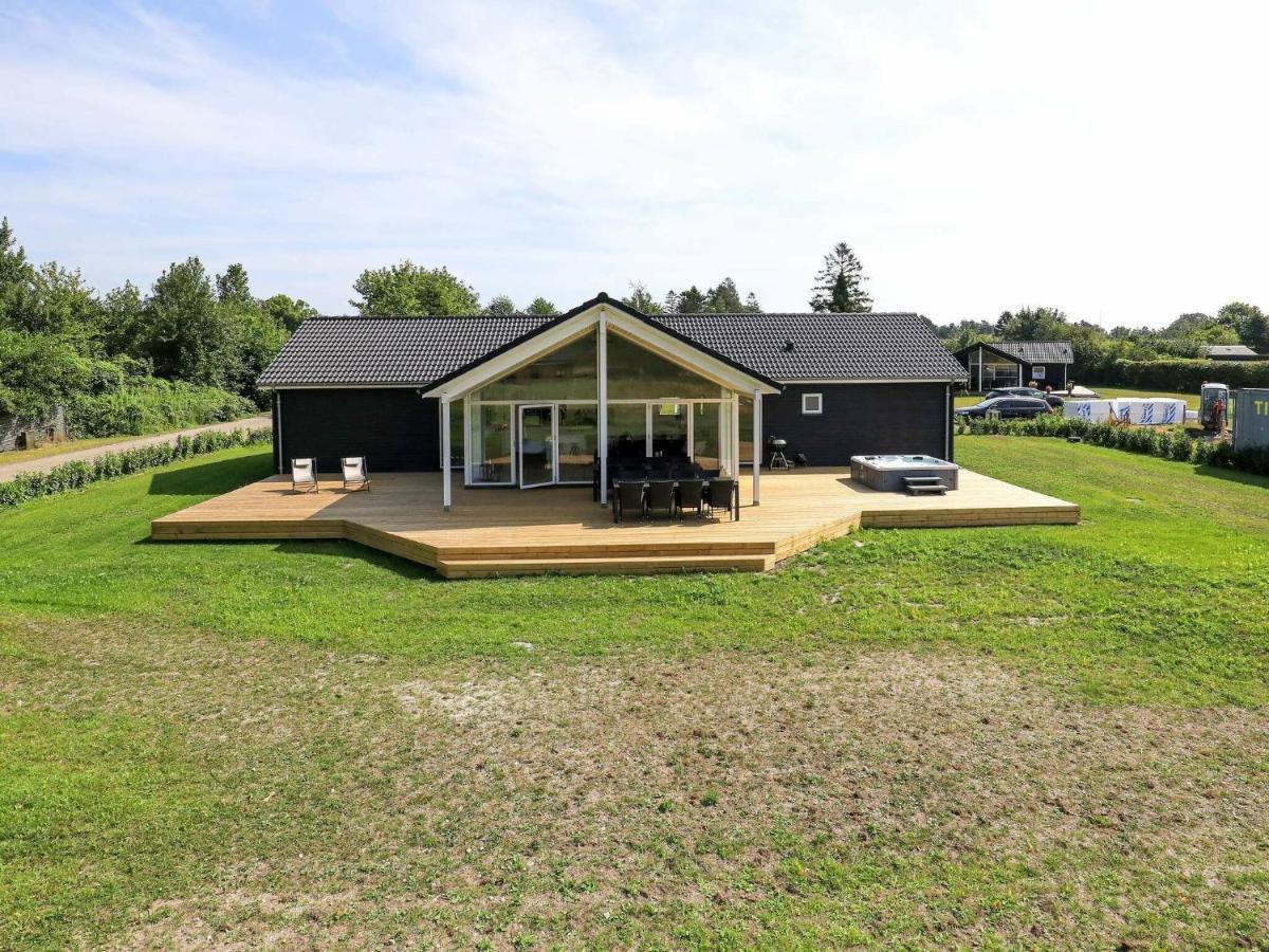 14 Person Holiday Home In V Ggerl Se Bøtø By 外观 照片