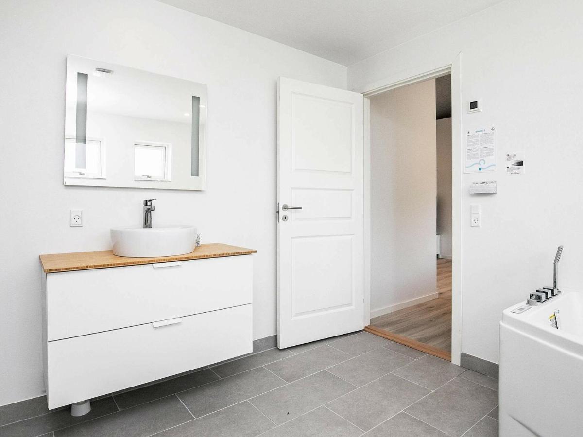 14 Person Holiday Home In V Ggerl Se Bøtø By 外观 照片