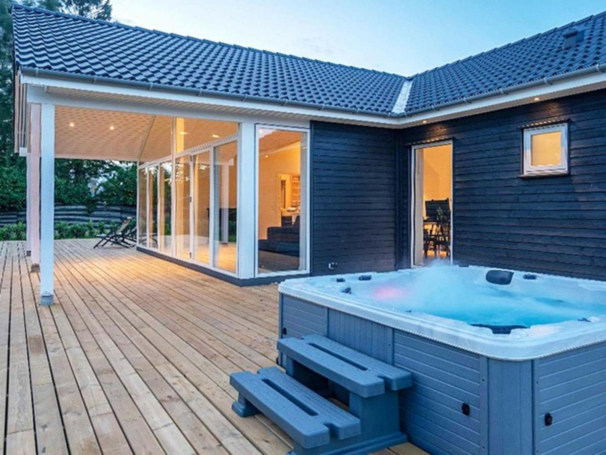 14 Person Holiday Home In V Ggerl Se Bøtø By 外观 照片